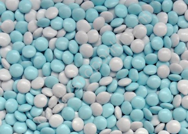 Chocolade mini smarties blauw/wit